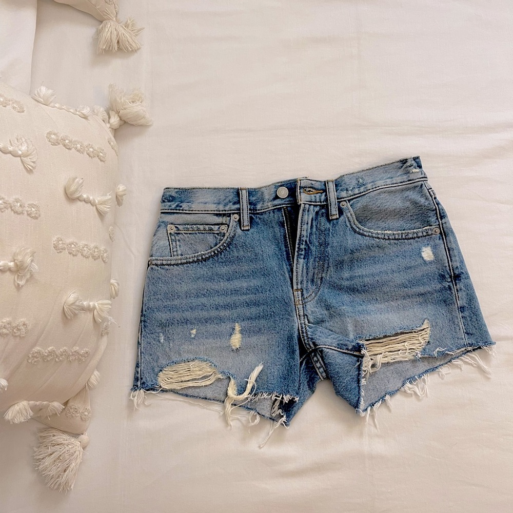 NWOT Lucky Brand Mid Rise Cut Off Distressed Shorts